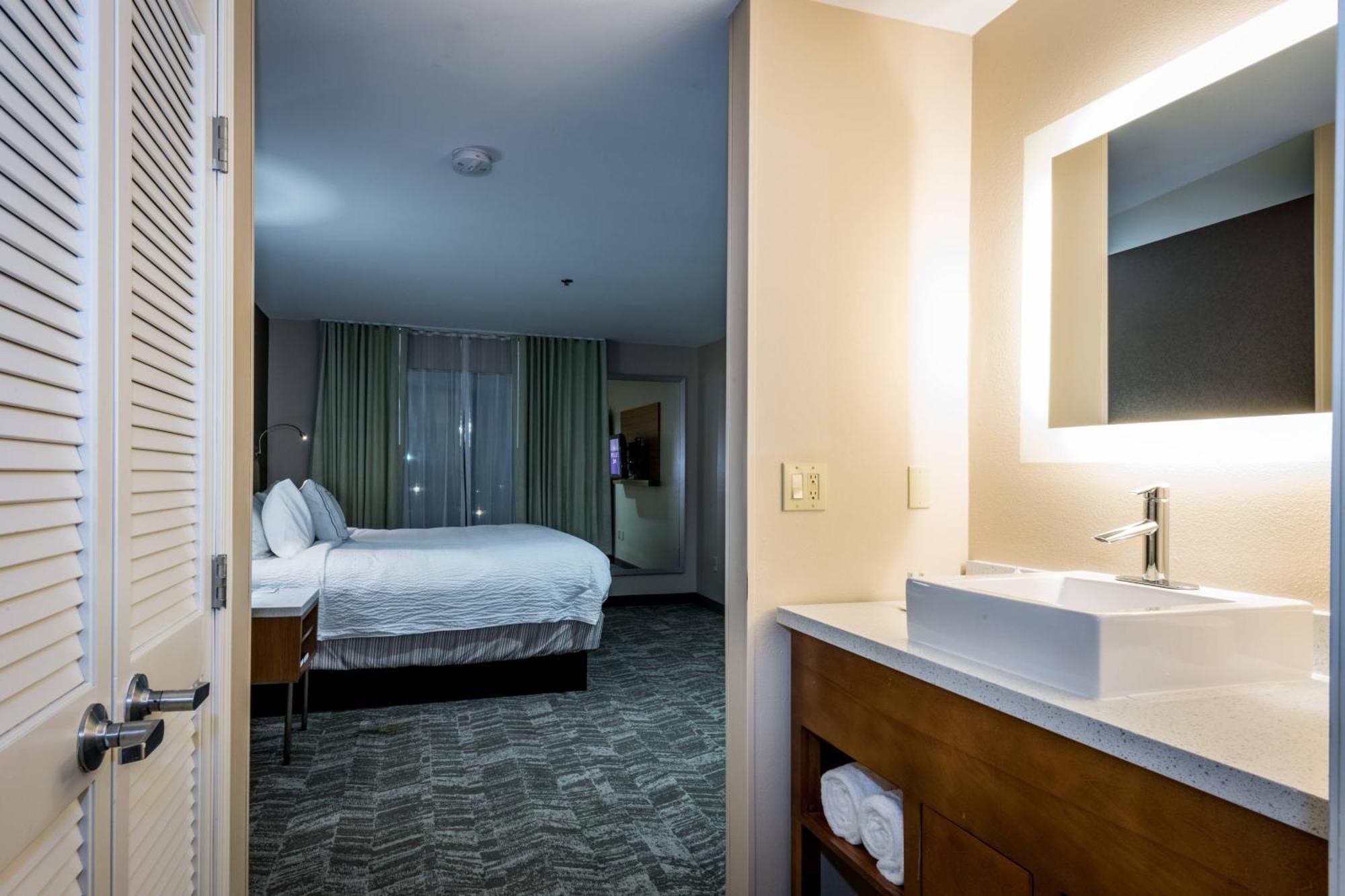 Springhill Suites By Marriott Denton Exteriér fotografie