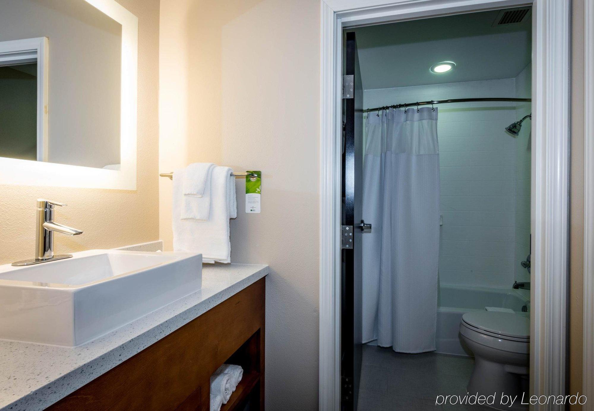 Springhill Suites By Marriott Denton Exteriér fotografie